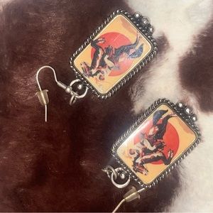 Bronc dangles